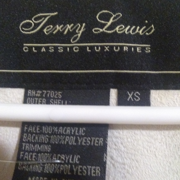 Terry Lewis Classic Luxuries. faux fur long coat. - Picture 5 of 8